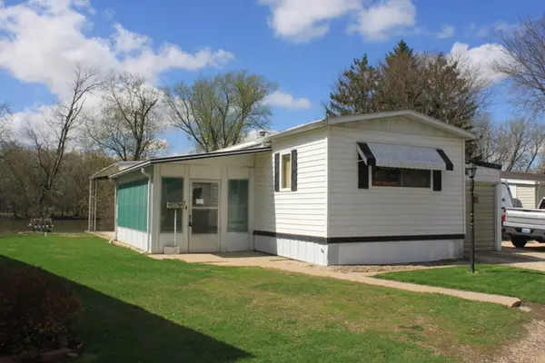 900 Regan Road #221, Rock Falls, IL 61071