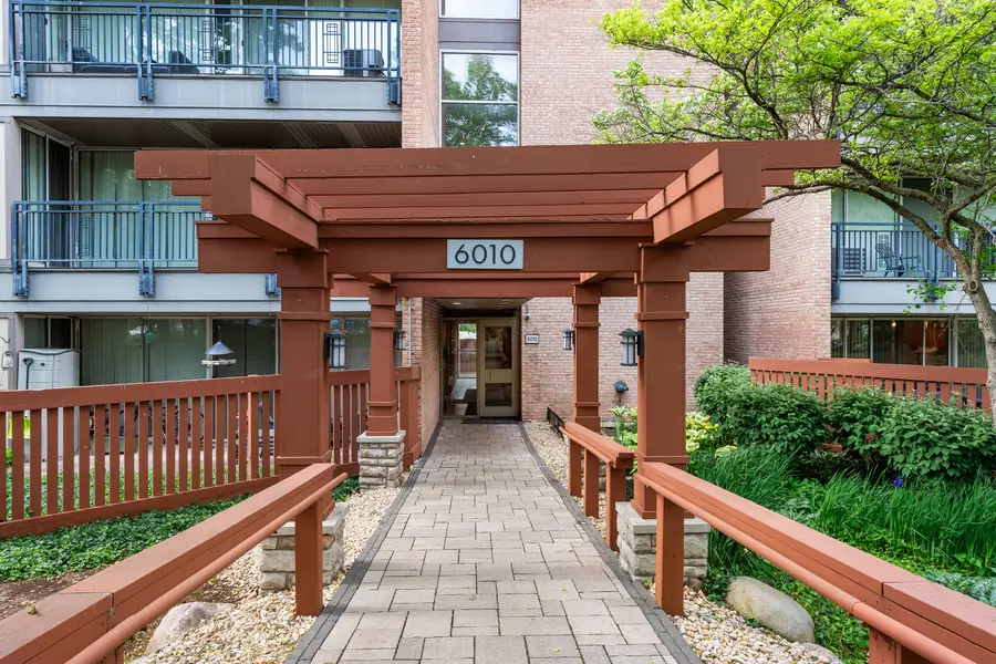 6010 Oakwood Drive #6A, Lisle, IL 60532 - #2