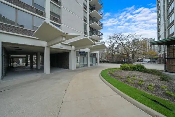 1460 N Sandburg Terrace #2303A, Chicago, IL 60610