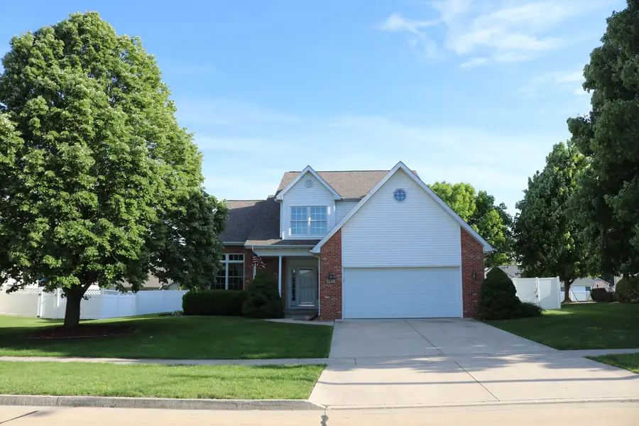 305 Prairieview Drive, Hudson, IL 61748 - #2