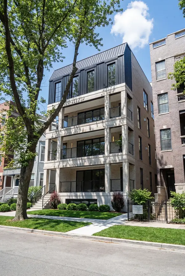 822 W Aldine Avenue #1, Chicago, IL 60657