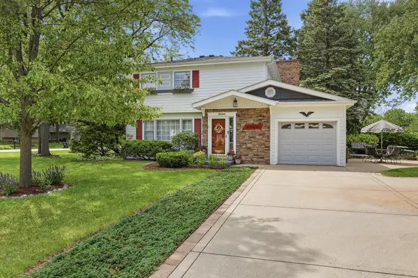 27W231 Bolles Avenue, Winfield, IL 60190