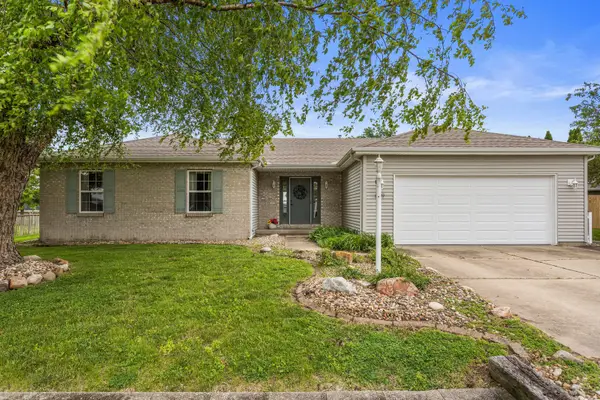 809 S Scarborough Street, Sidney, IL 61877