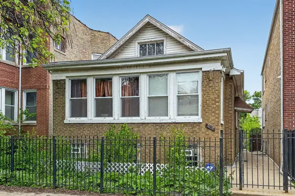 3018 W Gunnison Street, Chicago, IL 60625