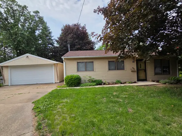 2317 23rd Street Court, Bettendorf, IA 52722