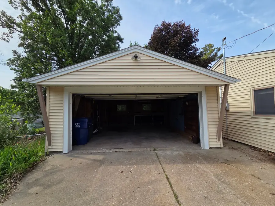 2317 23rd Street Court, Bettendorf, IA 52722 - #2