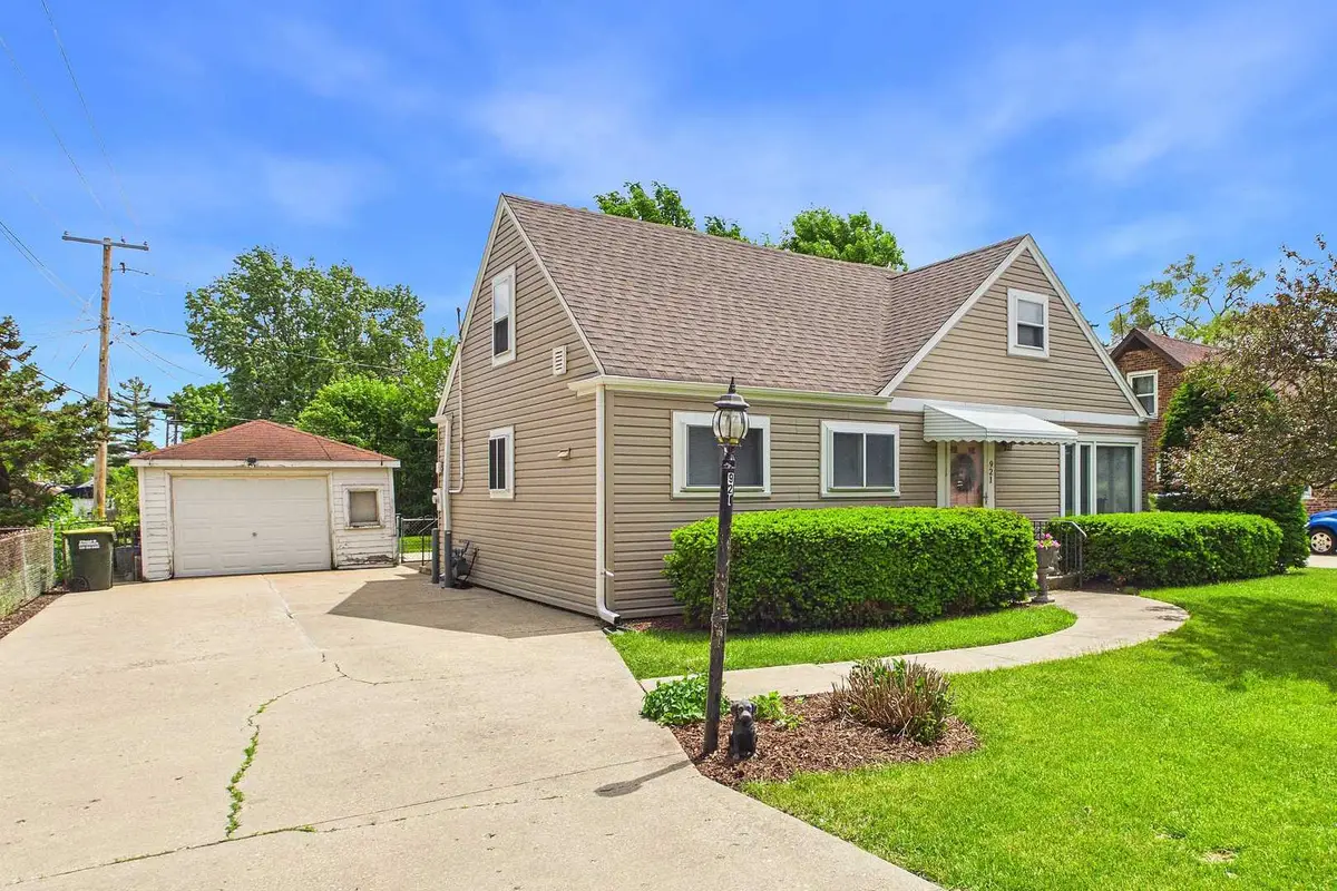 921 N Harold Avenue, Melrose Park, IL 60164 - #1