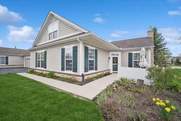 640 Schumann Street, Woodstock, IL 60098
