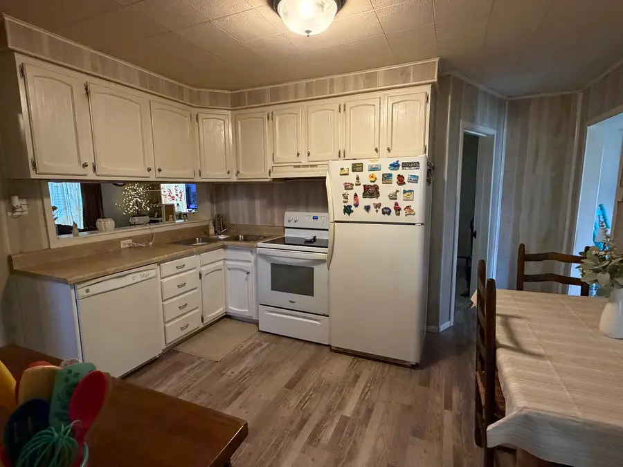 438 Anderson Street, Centralia, IL 62801 - #2