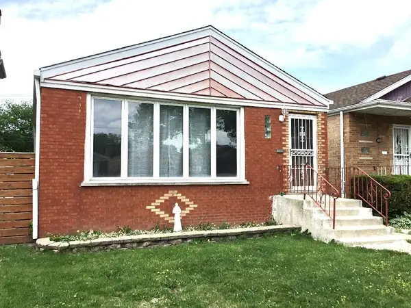 4812 S Leclaire Avenue, Chicago, IL 60638