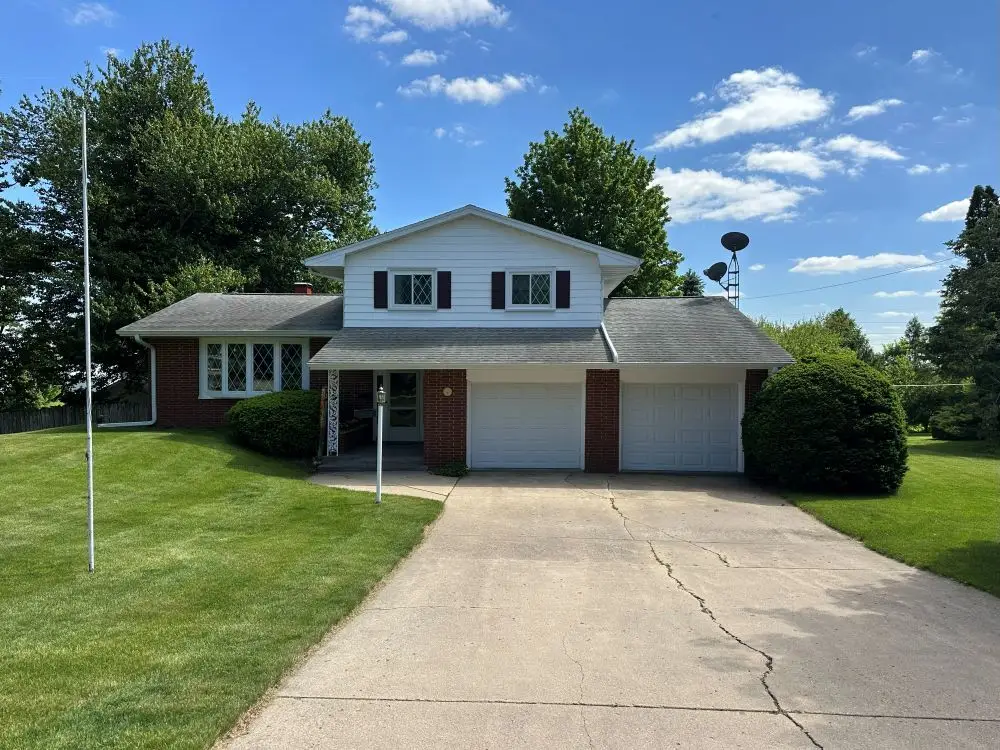 2827 234th Street, De Witt, IA 52472 - #1