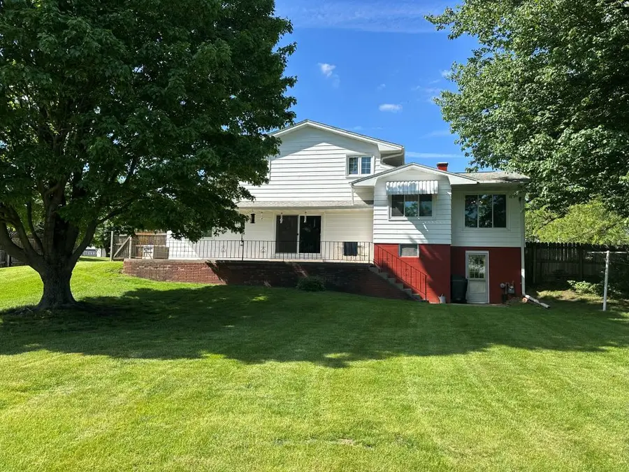 2827 234th Street, De Witt, IA 52472 - #2