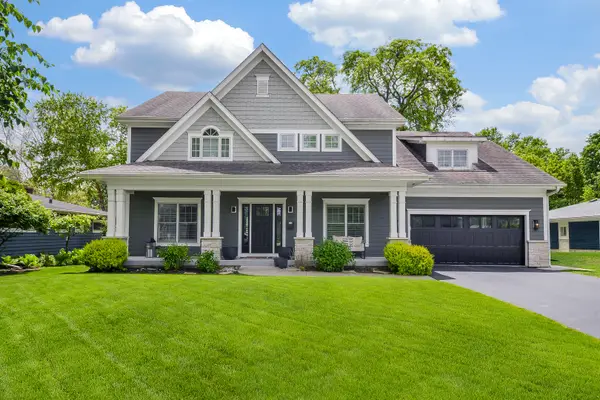 722 Bridle Lane, Wheaton, IL 60187