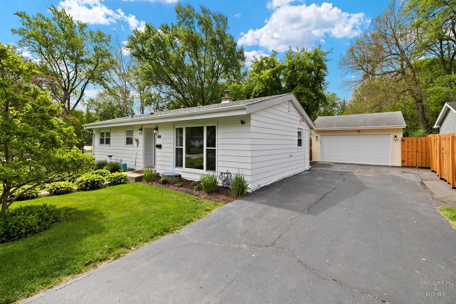 725 E Eisenhower Avenue, Palatine, IL 60074 - #2