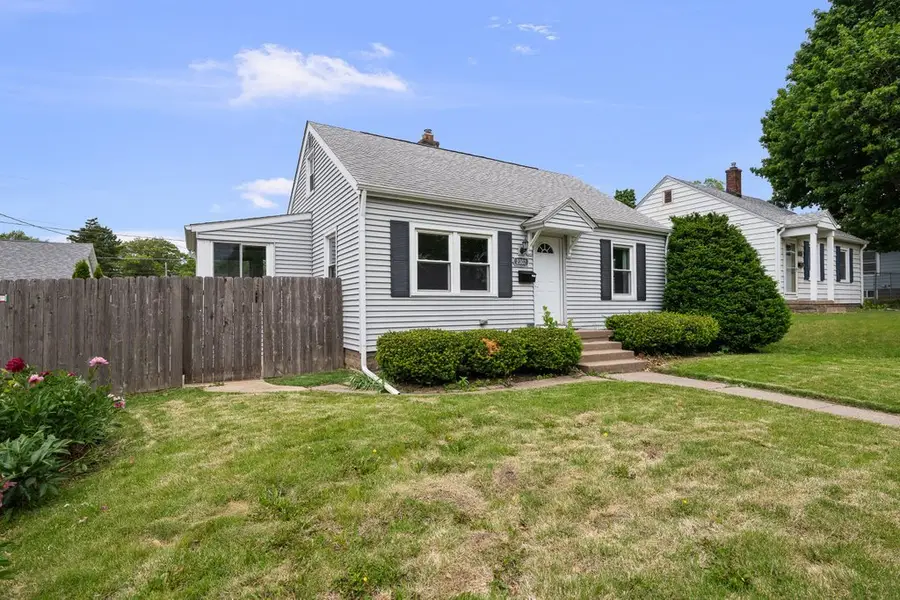 2302 N Howell Street, Davenport, IA 52804 - #3