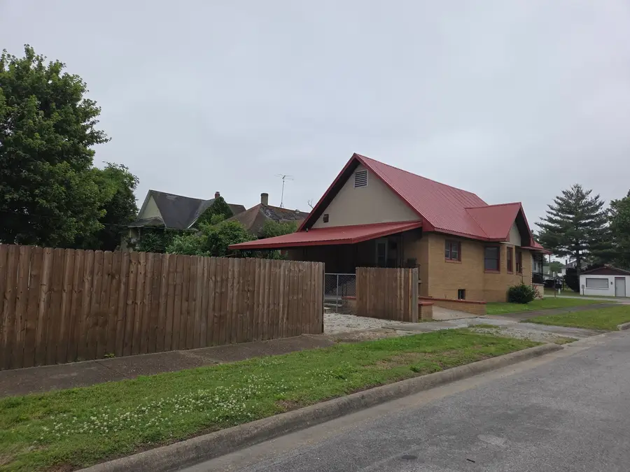 204 S Blanche Street, Mounds, IL 62964 - #2