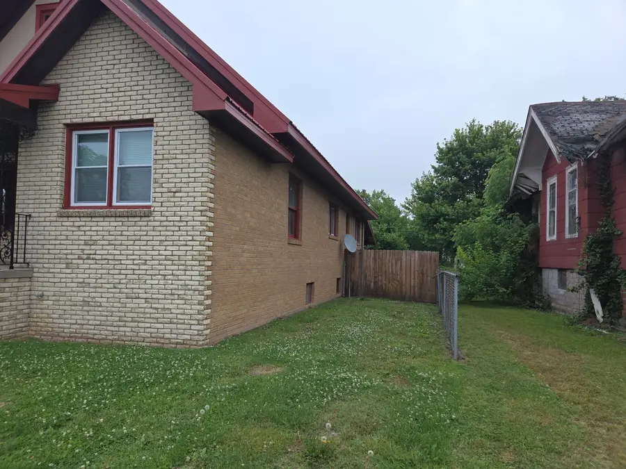 204 S Blanche Street, Mounds, IL 62964 - #3