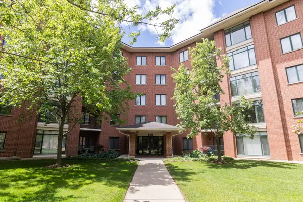 865 E 22nd Street #302, Lombard, IL 60148