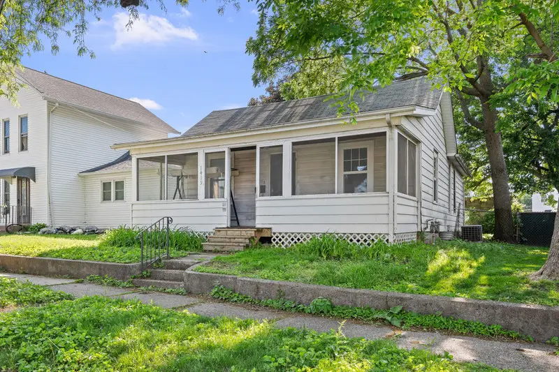 1419 17th Street, Moline, IL 61265 - #3