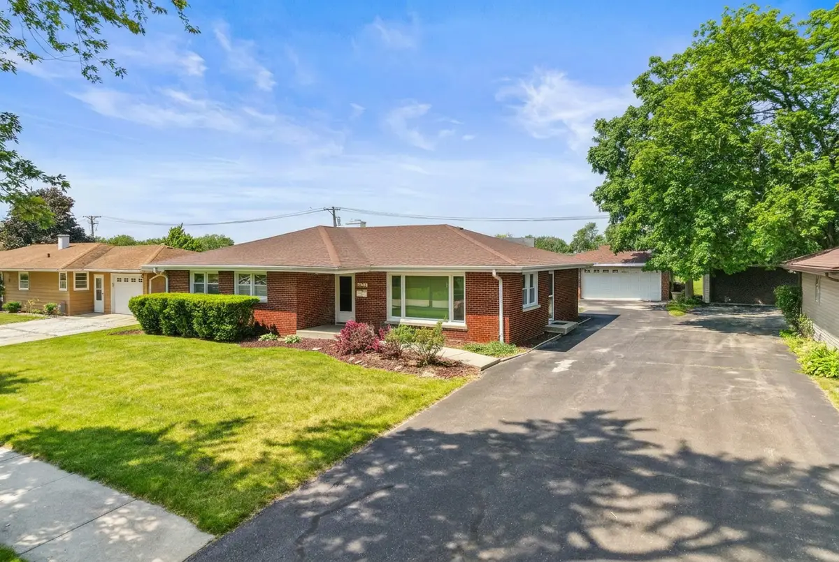 817 Summit Drive, Lockport, IL 60441 - #1