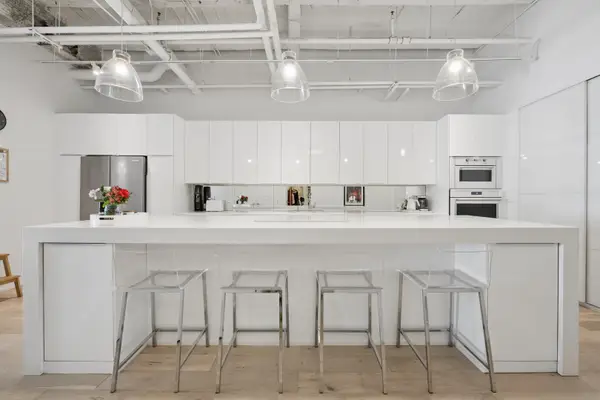 20 N State Street #410, Chicago, IL 60602