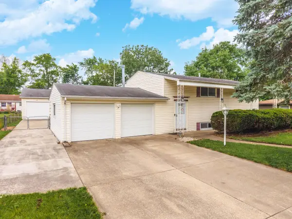 18 Oakwood Drive, Pontiac, IL 61764