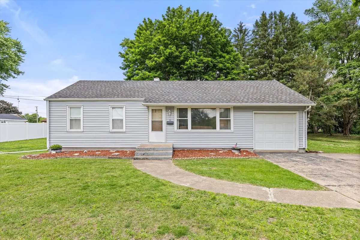 902 Laura Avenue, Streator, IL 61364 - #1