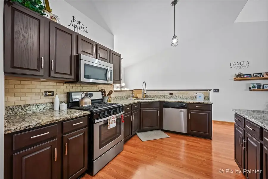 290 Nicole Drive #E, South Elgin, IL 60177 - #3