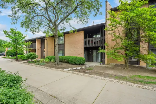 6109 Knoll Wood Road #102, Willowbrook, IL 60527