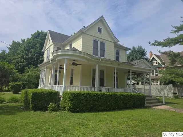 210 Main, Carthage, IL 62321-1258 - #1