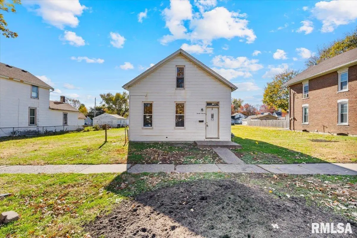 2011 W 2nd Street, Davenport, IA 52802 - #1