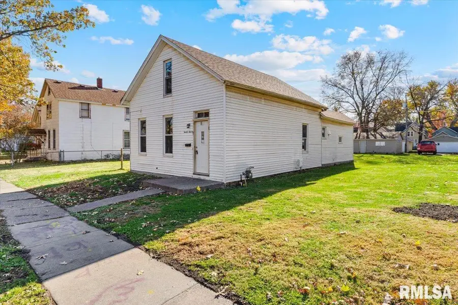 2011 W 2nd Street, Davenport, IA 52802 - #3