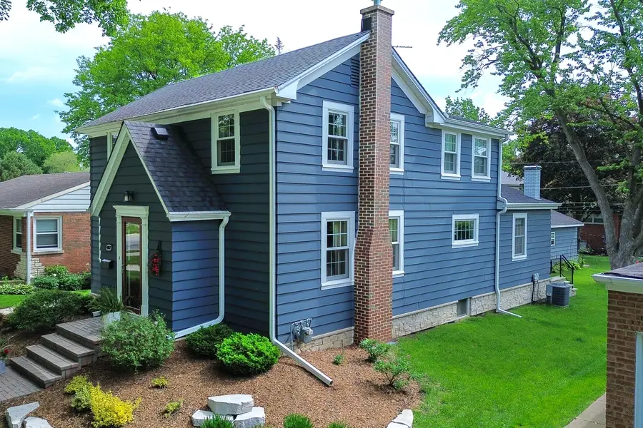 407 N Prospect Manor Avenue, Mount Prospect, IL 60056 - #3