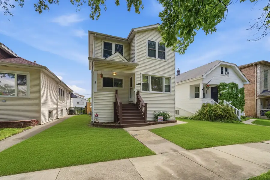 2231 N 75th Avenue, Elmwood Park, IL 60707 - #3