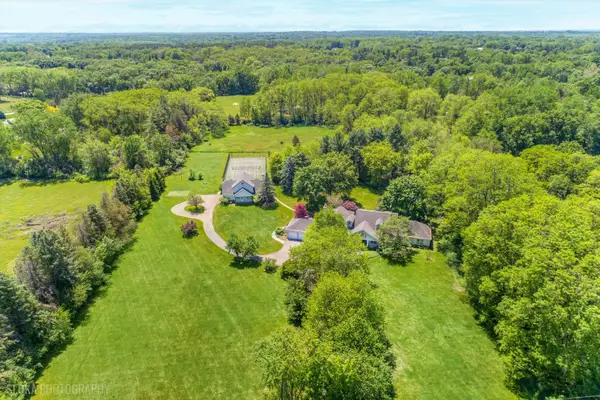 209 Spring Creek Road, Barrington Hills, IL 60010