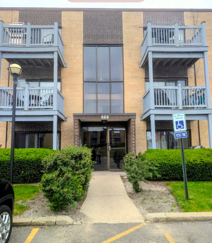 666 Pinecrest Drive #102, Prospect Heights, IL 60070 - #1