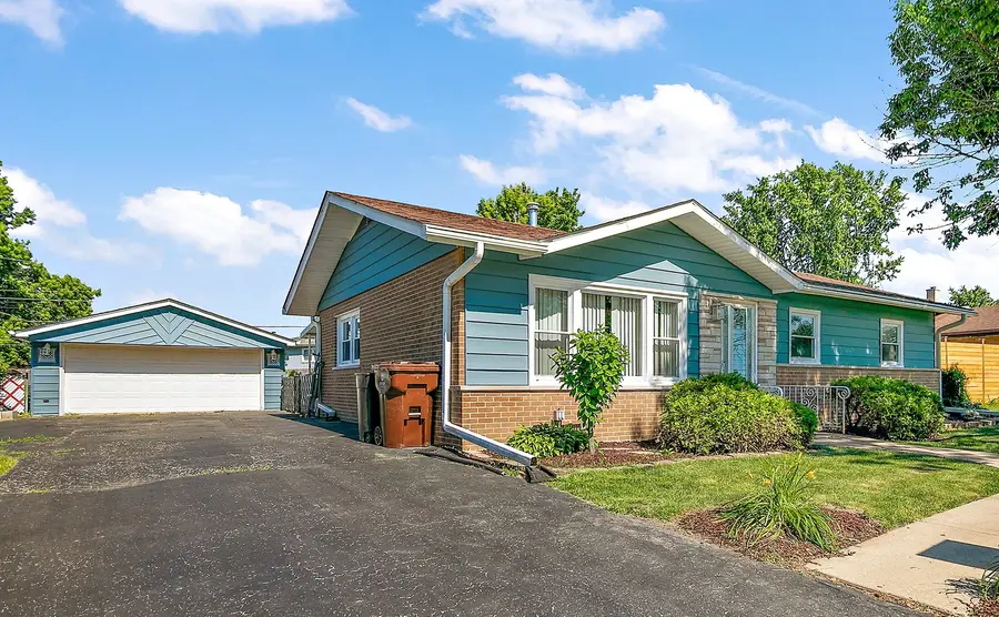 16045 Debra Drive, Oak Forest, IL 60452 - #2
