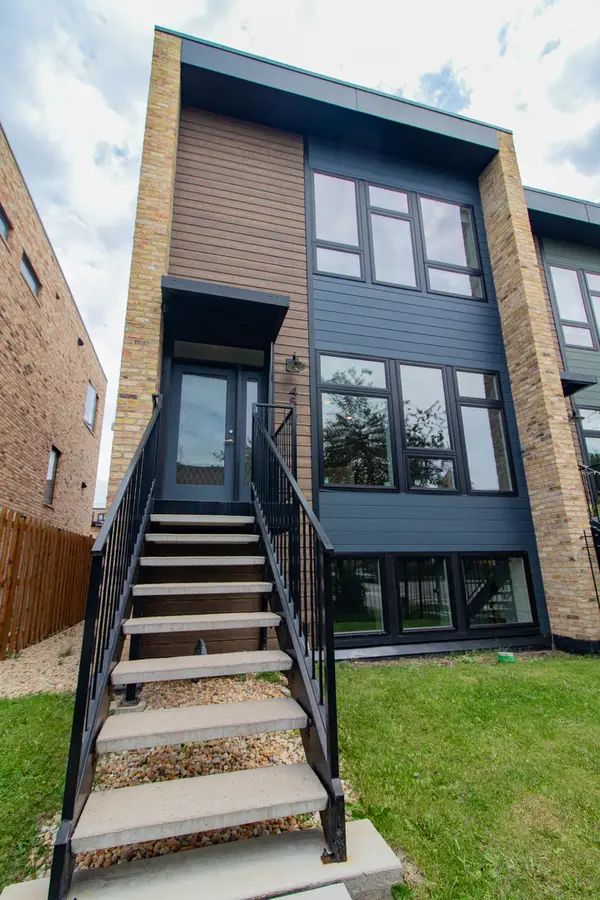 4557 S Prairie Avenue, Chicago, IL 60653