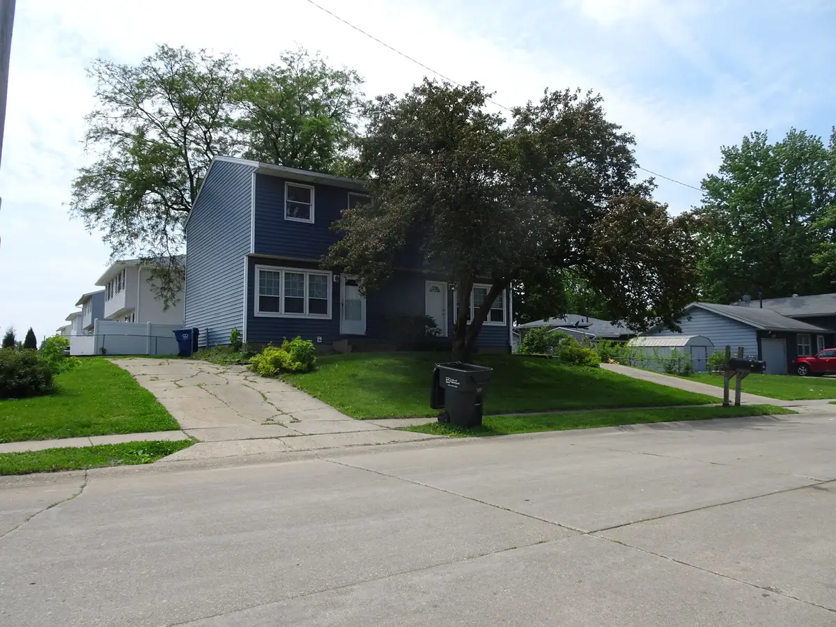 1705 W 55th Street W, Davenport, IA 52806 - #1