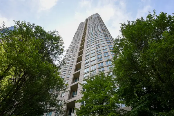 345 N La Salle Drive #1702, Chicago, IL 60654