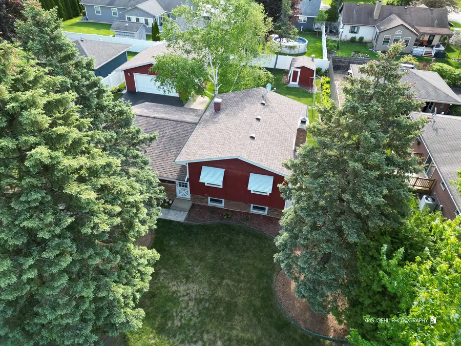 539 Thompson Avenue, Winthrop Harbor, IL 60096 - #3