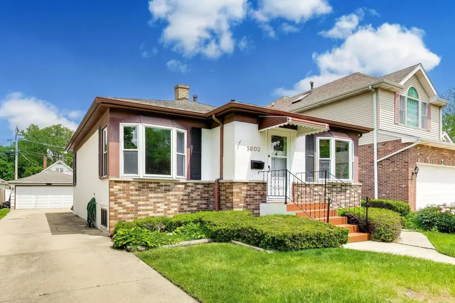 1602 Hills Avenue, Des Plaines, IL 60016 - #3