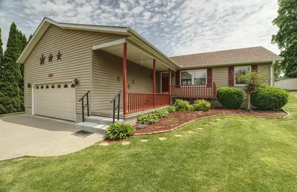 1823 Randall Court, Clinton, IA 52732