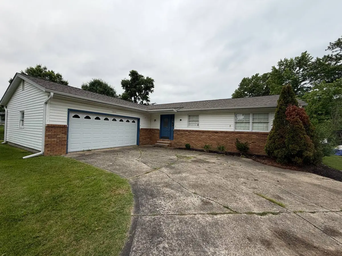 3001 Clifton Court, Marion, IL 62959 - #1