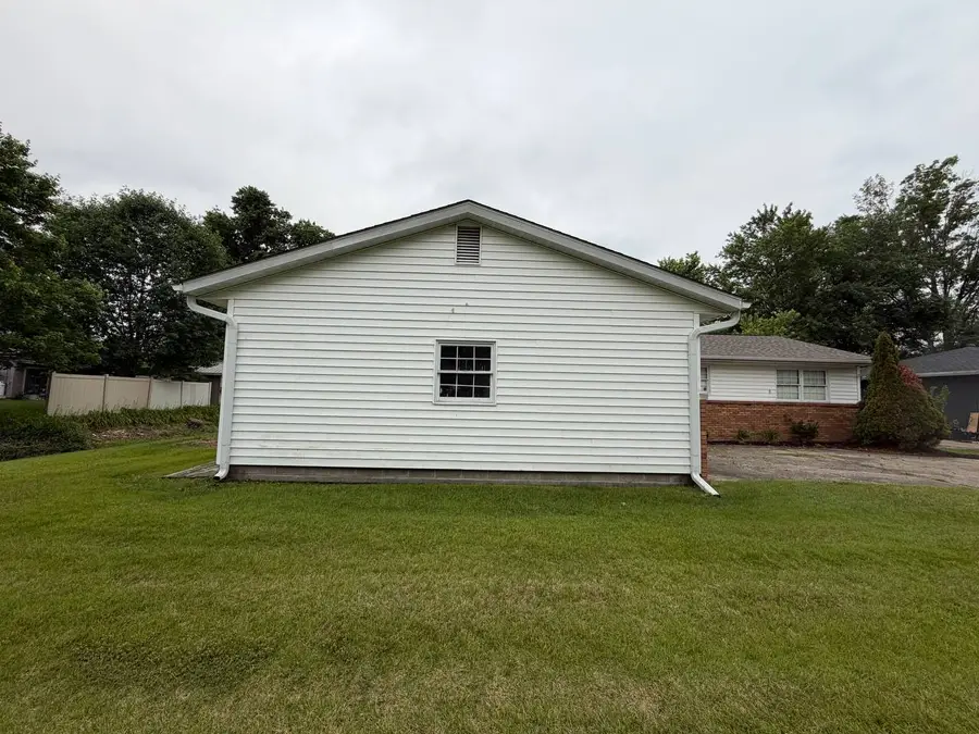 3001 Clifton Court, Marion, IL 62959 - #2
