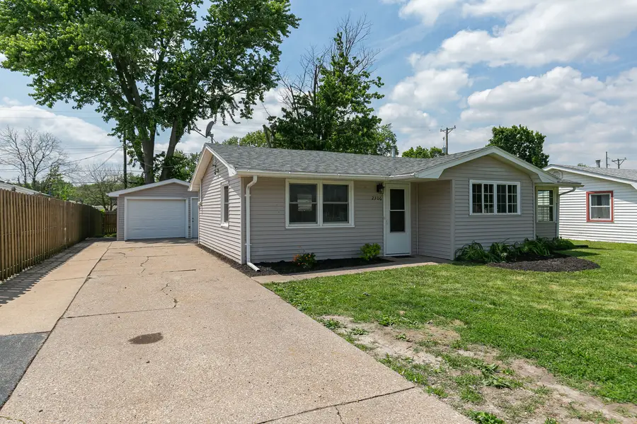 2306 9th Street, Silvis, IL 61282 - #2
