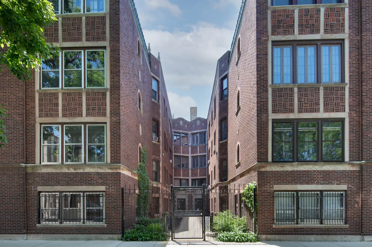 819 E 53rd Street, Chicago, IL 60615 - #1