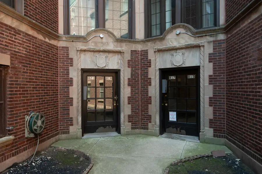 819 E 53rd Street, Chicago, IL 60615 - #2