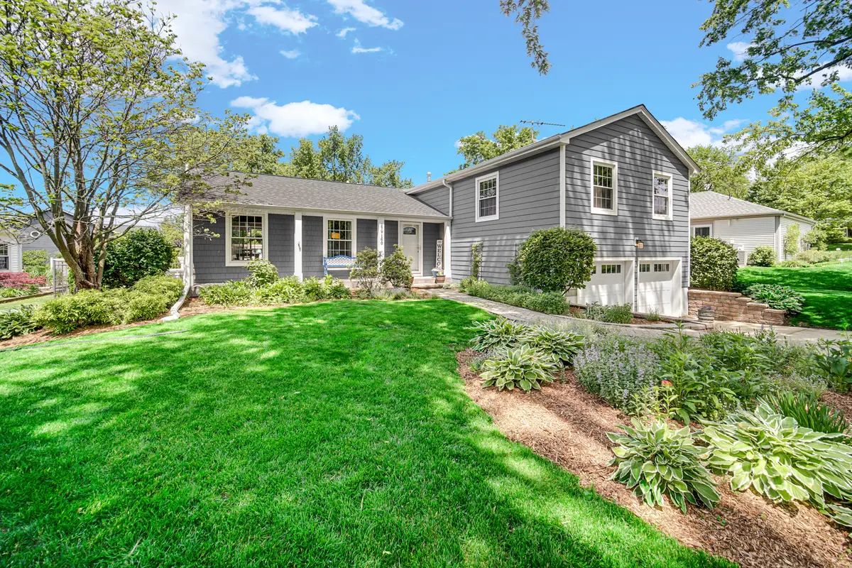 27W160 Oakwood Street, Winfield, IL 60190 - #1