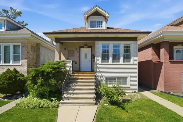 4938 W Melrose Street, Chicago, IL 60641